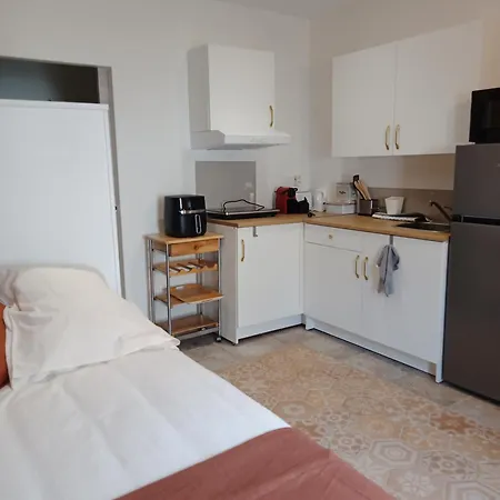 Chambre Carcassonne ゲストハウス 3*